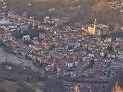 42 Zoom sul centro di Zogno, vedo casa mia